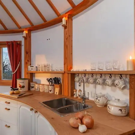 Luxury tent Cumbria Round House *